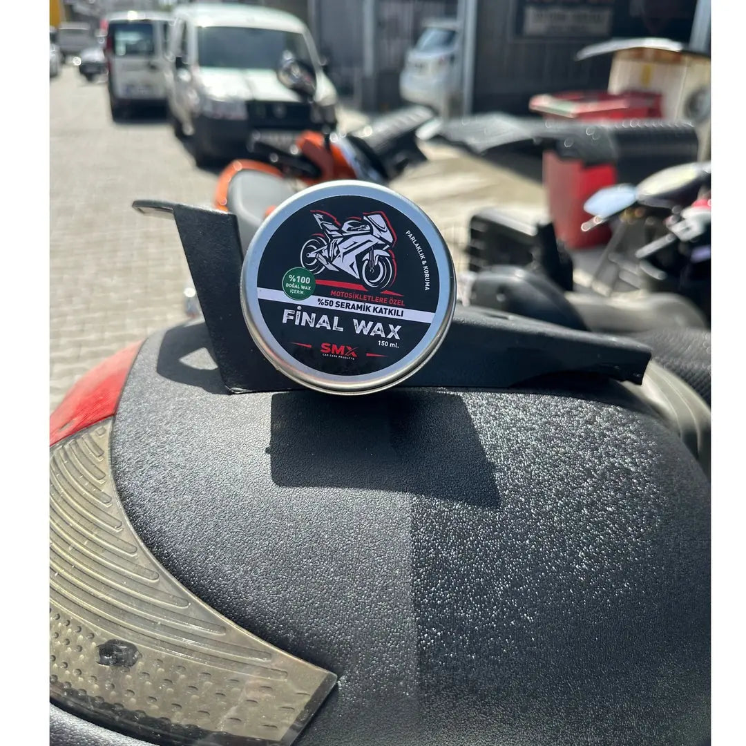 Special pentru motociclete Final Wax 150 ml + Burete de ceară pentru pene cadou